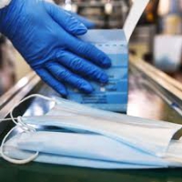 УВКБ ООН передала ГРС 3800 перчаток и 50 литров антисептика